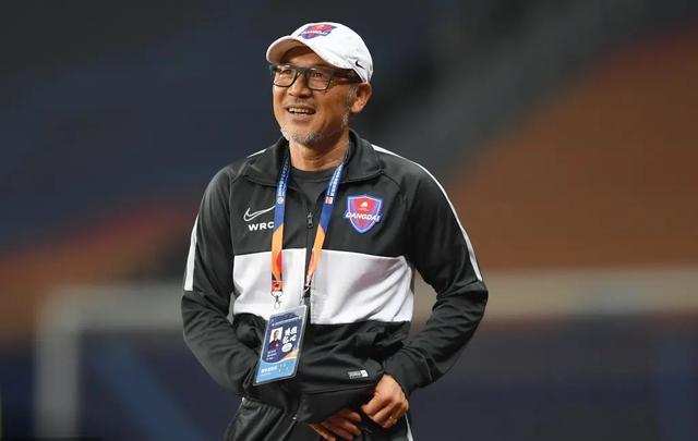 底线发球 底线发球